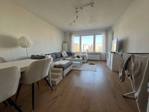 Wohnzimmer - Moderne 3-Zimmer-Wohnung mit Loggia und Außenstellplatz in Hummelsbüttel!