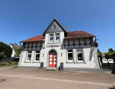 Vorderansicht - Mehrfamilienhaus, Wohnhaus in Celle
