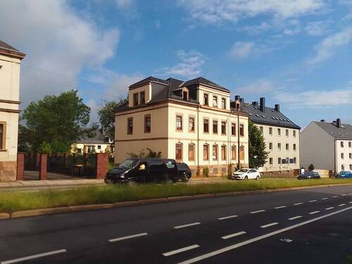 Hausansicht - MFH mit großem Garten - 220.000,00 EUR Kaufpreis, ca.  450,00 m² Wohnfläche
