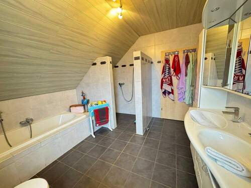 574948741_1474887104647196_1275776601003611435_n.jpg - 