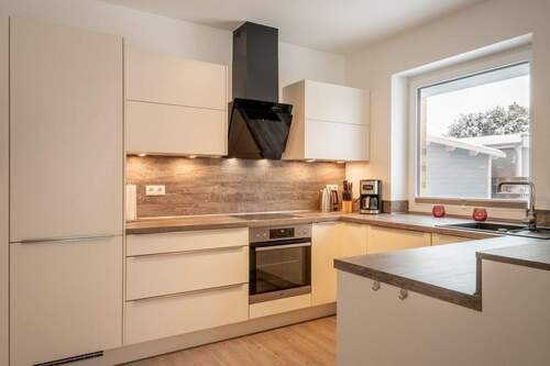 Einbauküche – Beispielabbildung einer Referenzimmobilie des Bauträgers - 