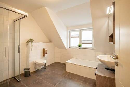 Vollbad – Beispielabbildung einer Referenzimmobilie des Bauträgers - 