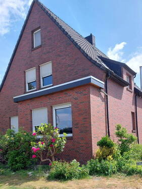 Haus Straßenseite - Einfamilienhaus in Hundsmühlen 26203