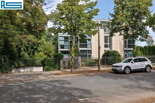 Straßenzufahrt zur Tiefgarage - 3 Zimmer Terrassenwohnung zum Kaufen in Potsdam