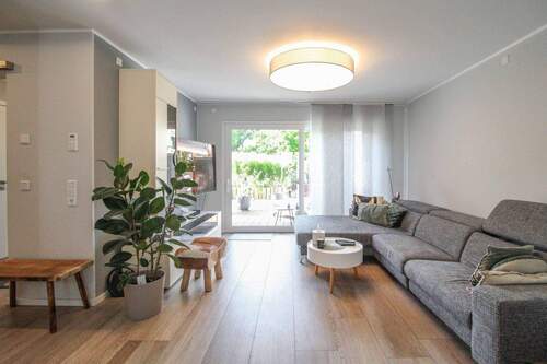 Wohnzimmer - 4 Zimmer Einfamilienhaus in Düsseldorf