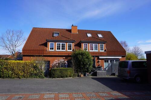 Seitenansicht - 6 Zimmer Doppelhaushälfte zum Kaufen in Kiel