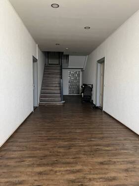 Hauseingangsbereich-002 - 