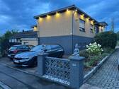 Abendbeleuchtung - 7 Zimmer Einfamilienhaus zum Kaufen in Scheuerfeld