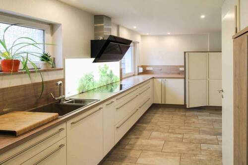 Küche - 8 Zimmer Einfamilienhaus zum Kaufen in Ilsede