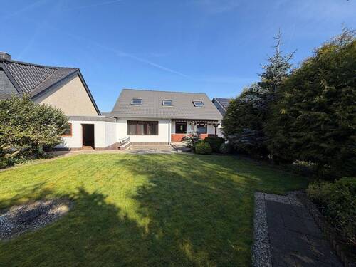 Gartenansicht - Mehrfamilienhaus, Wohnhaus mit 150,00 m&sup2; in Wolfsburg zum Kaufen