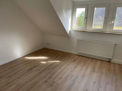 Schlafzimmer 2_groß - Helle 3,5 Zimmer Stadtwohnung mit Top-Anbindung: ideal für Paare, Familien und Studenten