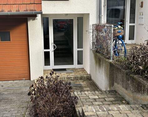 Hauseingang - 5 Zimmer Reihenmittelhaus zur Miete in Waiblingen