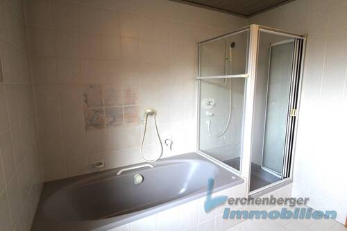 Bad m.Wanne u.Dusche.jpg - 