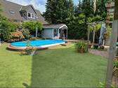 Pool mit Kunstrasen - 