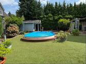 Garten mit Pool u. Holzhaus - 