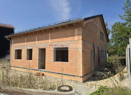 Hausansicht Ost - Mehrfamilienhaus mit Gewerbeeinheit in Gaimersheim zu verkaufen.