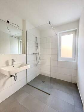 Badezimmer - Etagenwohnung mit 83,40 m&sup2; in Kaiserslautern zur Miete