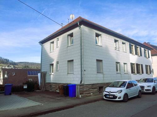 Hausansicht - Renovierungsbedürftig mit Potenzial - 2 Familienhaus Albstadt-Ebingen zu verkaufen