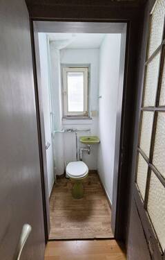 WC - 