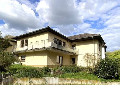 Südwestansicht - 7 Zimmer Einfamilienhaus in Wetzlar