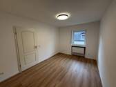 Schlafzimmer - 2 Zimmer Etagenwohnung zur Miete in Kaiserslautern