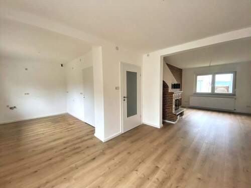 EG: Küche mit Wohn-Essbereich - 7 Zimmer Mehrfamilienhaus, Wohnhaus zum Kaufen in Hardegsen