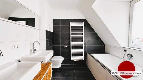 Badezimmer mit Fenster! - Etagenwohnung mit 95,00 m&sup2; in Nürnberg zur Miete