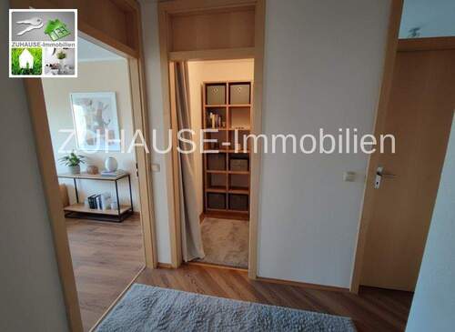 Flur (Möblierungsbeispiel) - 2 Zimmer Etagenwohnung in Schweinfurt