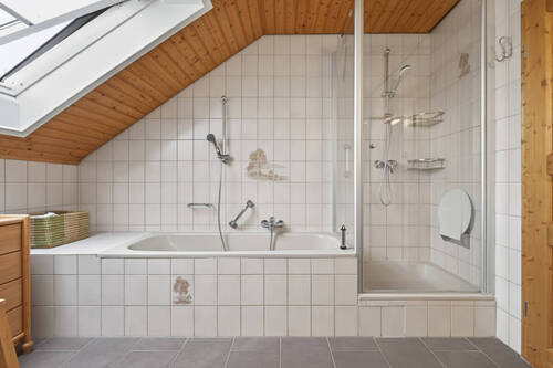Badewanne + Dusche - 