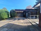 Carport und Nebengebäude - 