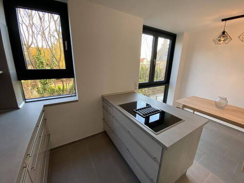 Küche im Wohnzimmer (4) - Reihenmittelhaus mit 105,00 m² in Berlin zur Miete