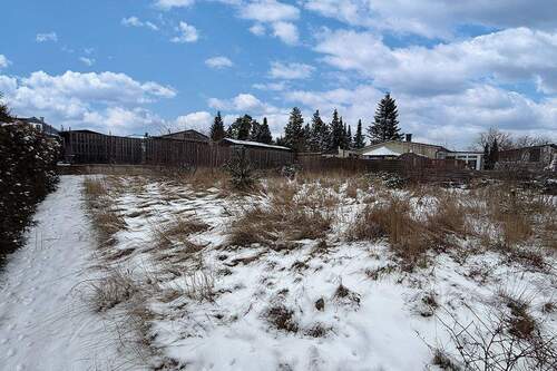 Sicht auf hintere Grundstücksgrenze - - AUKTION 19.03.2026 - Baugrundstück im Naherholungsgebiet am Bernsteinsee