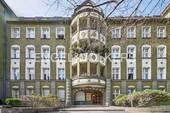 Hausansicht - Wohnen über den Dächern von Westend - Altbauflair trifft Großstadtgefühl