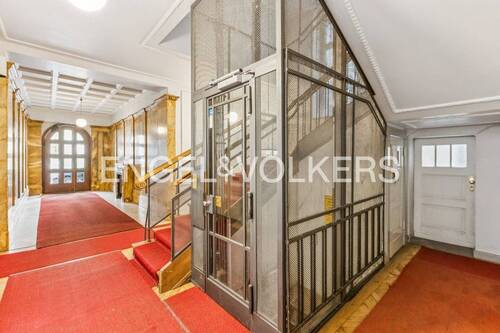 Antiker Fahrstuhl - 