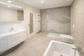 Tageslichtbadezimmer EG - 
