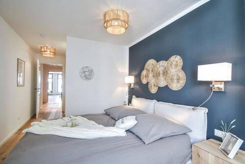 Schlafzimmer Doppelbett + Tür - 