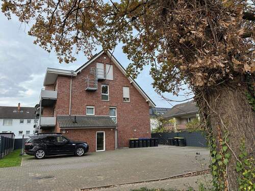 Haus und Stellplätze ab Einfah - 