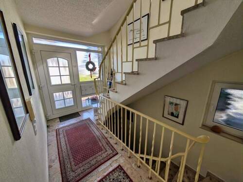 EG Treppenhaus - 9 Zimmer Mehrfamilienhaus, Wohnhaus in Bergheim