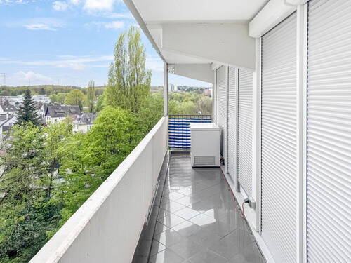 Balkon mit Außenjalousien - 
