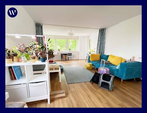 Wohnzimmer - Hell & modern & viel Platz: 3 Zimmer mit Balkon, guter Schnitt, modernes Bad, Gäste-WC, Aufzug