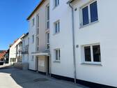 Hauseingang - 4 Zimmer Etagenwohnung zum Kaufen in Deckenpfronn