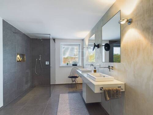 Badezimmer im Obergeschoss - 
