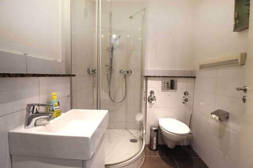 Gäste WC mit Dusche - Etagenwohnung mit 78,00 m² in Konstanz zur Miete