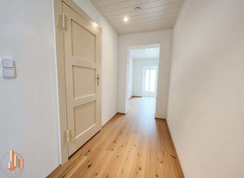 Flur 1 - (KI generiert) - 