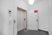 AUFZUG-EINGANGSBEREICH - 
