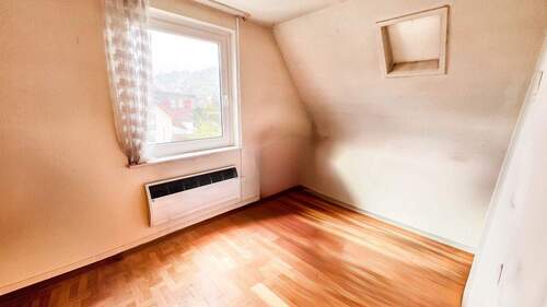 Kinderzimmer_KI-freigeräumt - 