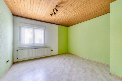 weiteres Zimmer Erdgeschoss Büro/Schlafzimmer/Gästezimmer etc. - 