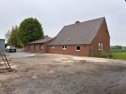 Platz Gewerbebereich - 9 Zimmer Mehrfamilienhaus, Wohnhaus in Bad Oeynhausen