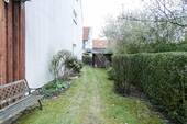 und eigenem Gartenhaus - 