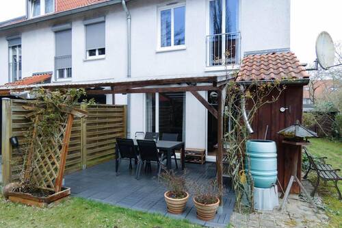 mit überdachter Terrasse - 5 Zimmer Reihenendhaus in Hamburg